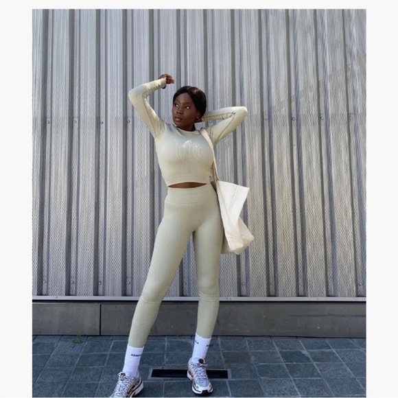 Adanola Rib Long Sleeve Crop Top - Picture 10 of 11
